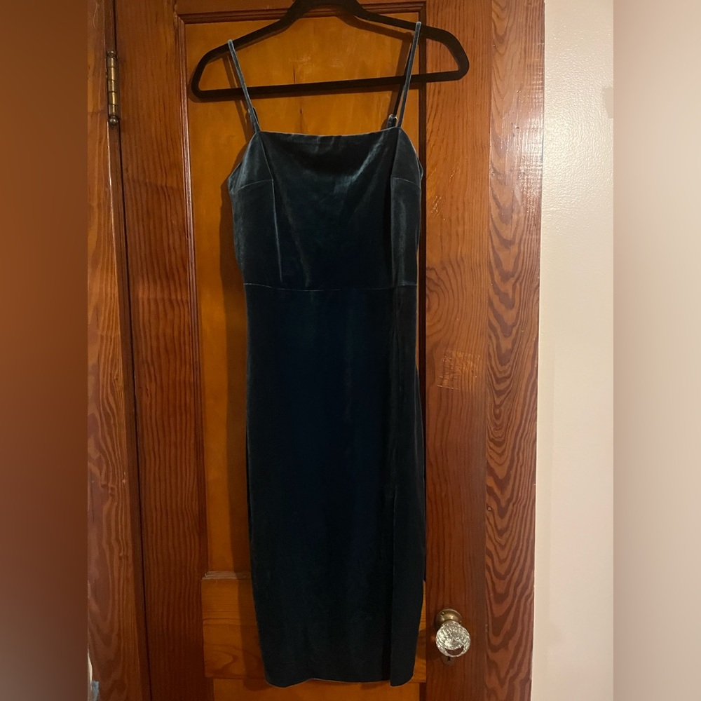 Express Velvet Midi Dress in Deep emerald forest Green